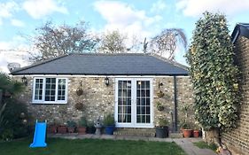 Cosy Cottage Annex In Fairlop